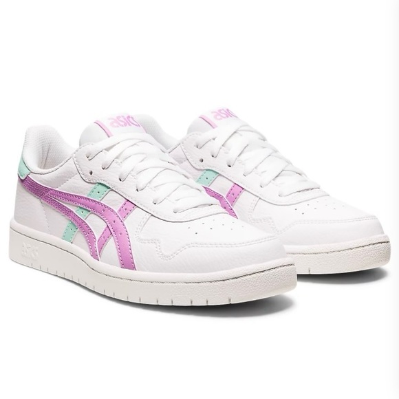 Worn twice. Like new. Bottoms show the outside wear - Picture 1 of 5